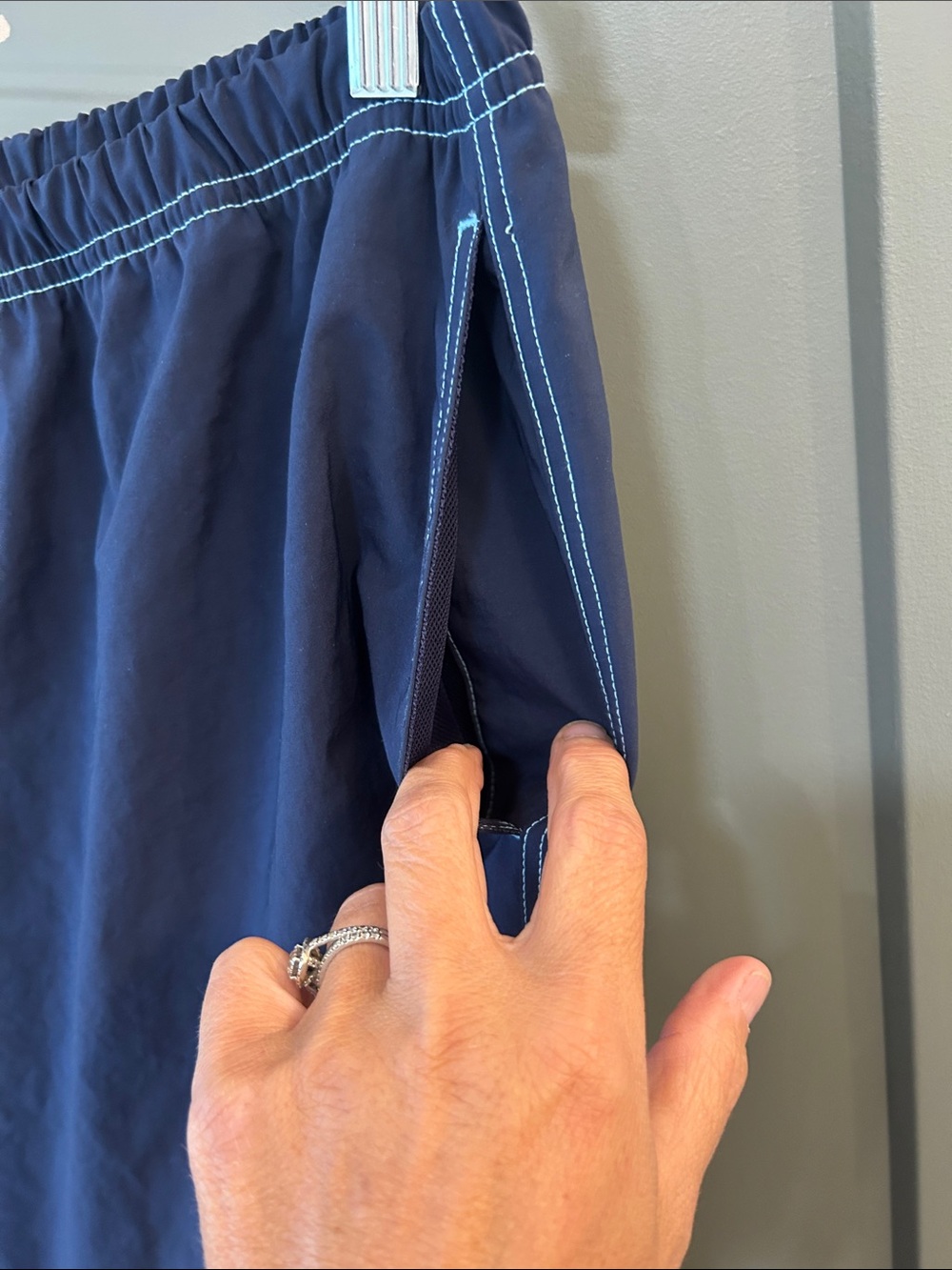 Offline by aerie Barrel  Navy Blue Women's Barrel pants - Picture 4 of 6